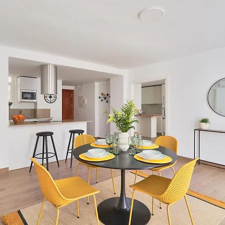 Apartamento En Primera Linea De Playa En La Malagueta Málaga